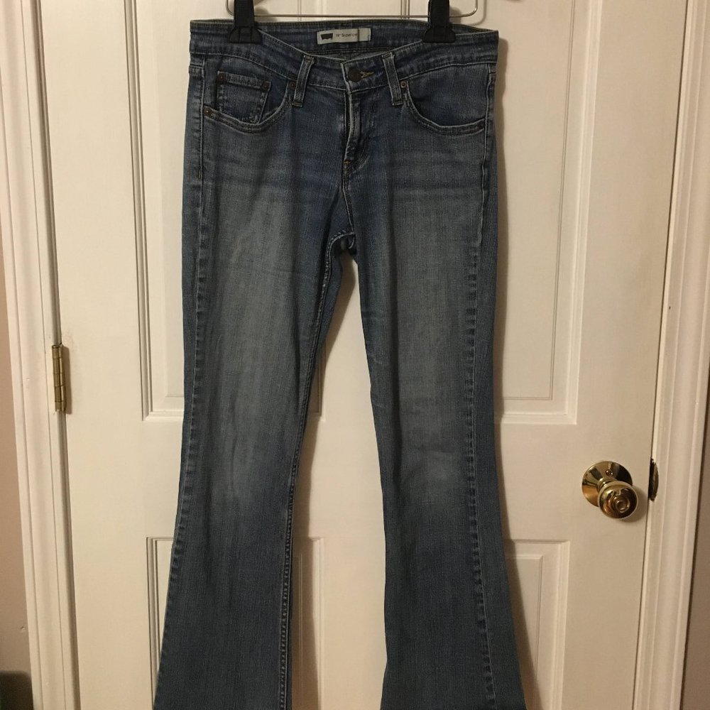 Women's Levi's Jeans